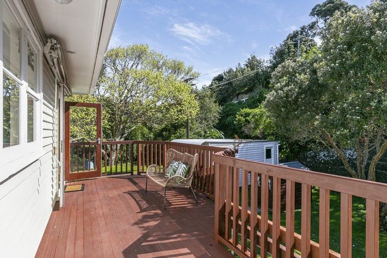 Photo of property in 1 Melrose Road, Island Bay, Wellington, 6023