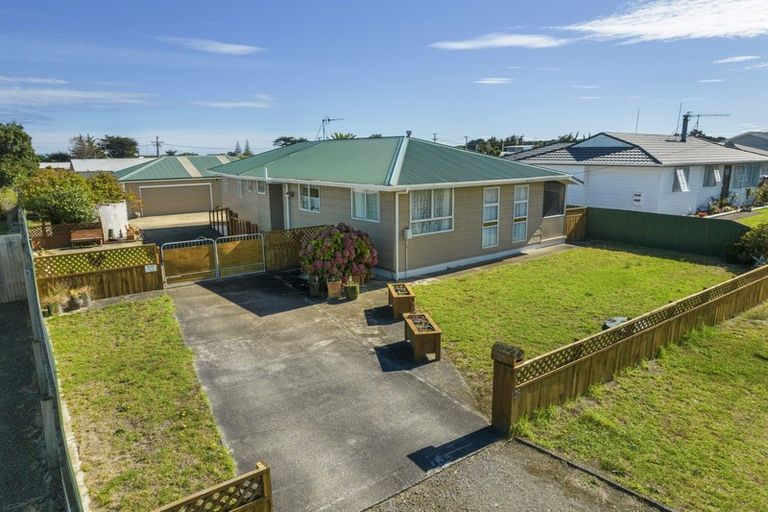 Photo of property in 28 Barling Street, Himatangi Beach, Foxton, 4891