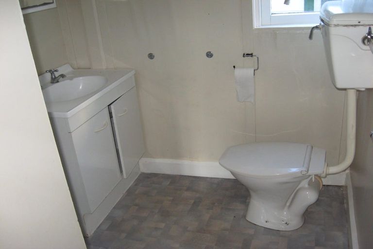 Photo of property in 10 Buckingham Street, Melrose, Wellington, 6023