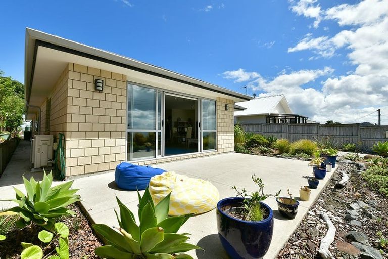 Photo of property in 1333 Whangaparaoa Road, Army Bay, Whangaparaoa, 0930