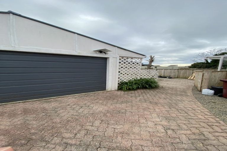 Photo of property in 3 Fairfield Road, Levin, 5510