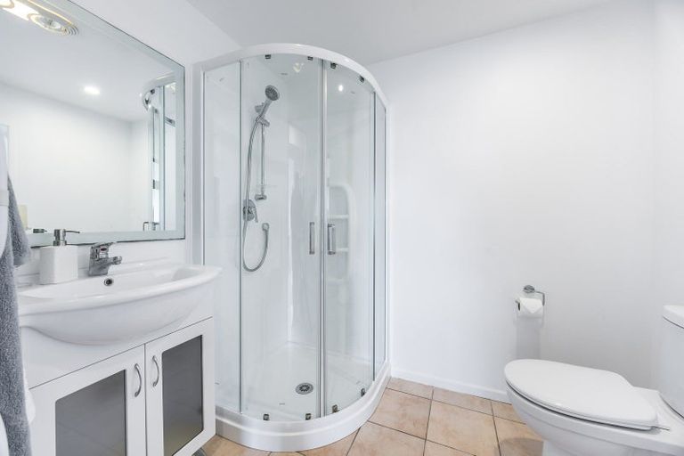 Photo of property in 2a Hoskins Avenue, Hillsborough, Auckland, 1042