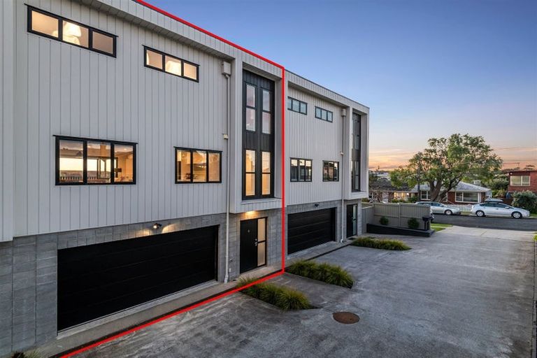 Photo of property in 14b Corrella Road, Belmont, Auckland, 0622