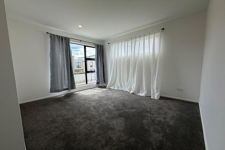 Photo of property in 105 Waekahu Road, Westgate, Auckland, 0814