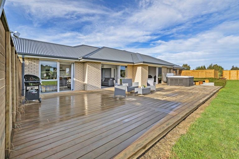 Photo of property in 25 Landsborough Drive, Darfield, 7571