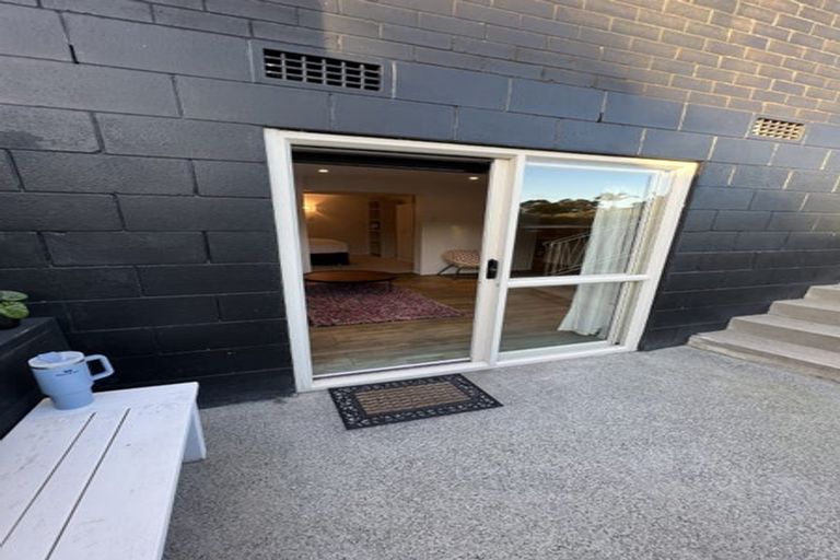 Photo of property in 1/50 La Trobe Street, Pakuranga Heights, Auckland, 2010