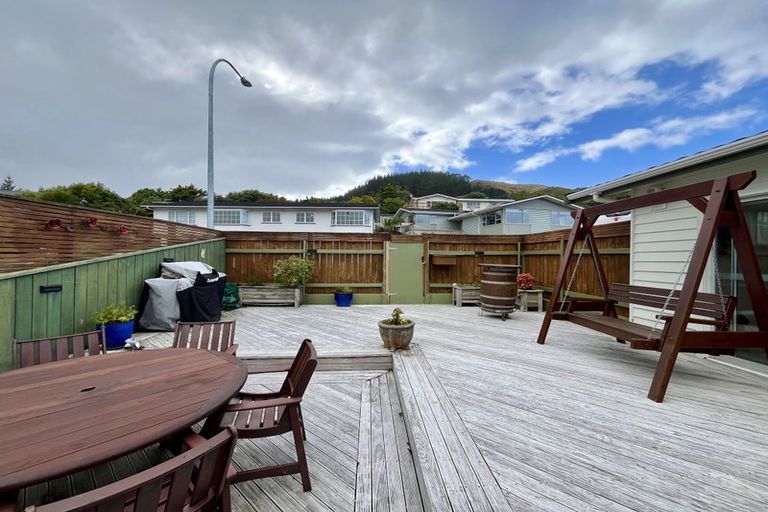 Photo of property in 1 Spicer Place, Tawa, Wellington, 5028