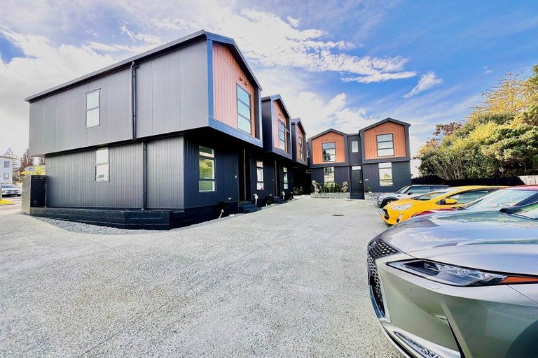Photo of property in 2d Wood Avenue, Howick, Auckland, 2014
