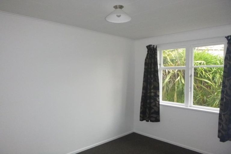 Photo of property in 23 Amundsen Grove, Stokes Valley, Lower Hutt, 5019