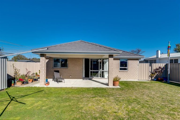 Photo of property in 1 Cambridge Terrace, Taradale, Napier, 4112