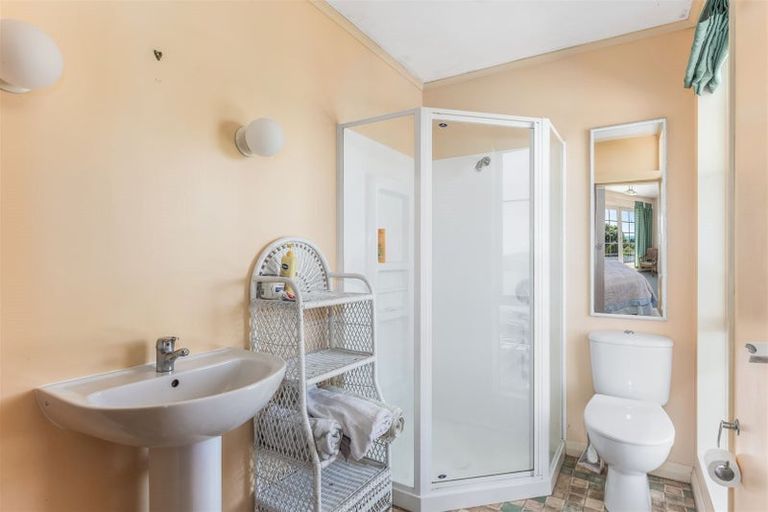 Photo of property in 13 The Track, Plimmerton, Porirua, 5026