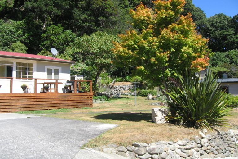Photo of property in 33 Birch Terrace, Birchville, Upper Hutt, 5018