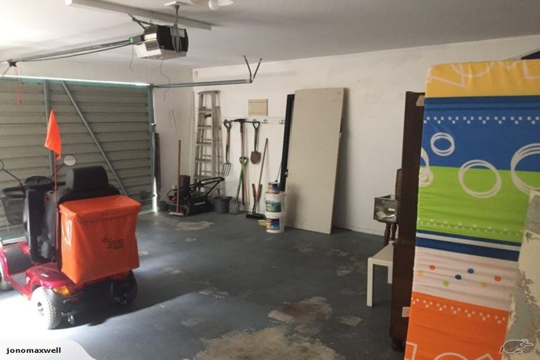 Photo of property in 2/110 Nigel Road, Browns Bay, Auckland, 0630