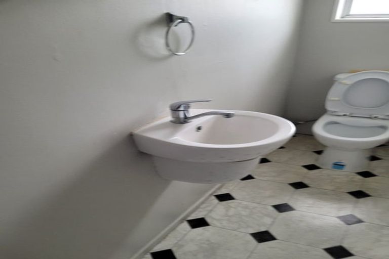 Photo of property in 1/39 Seabrook Avenue, New Lynn, Auckland, 0600