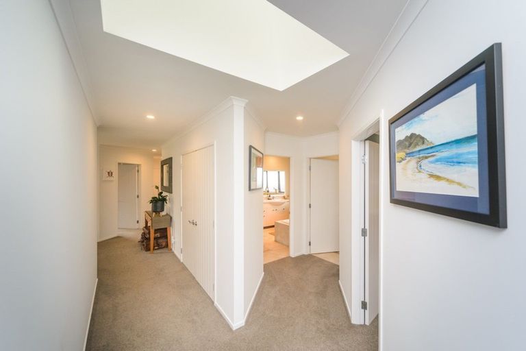 Photo of property in 14 Tennyson Avenue, Kelvin Grove, Palmerston North, 4414