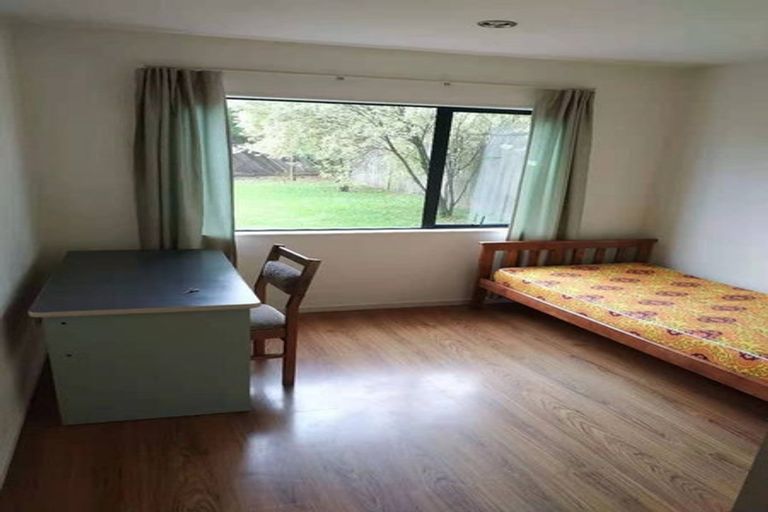 Photo of property in 2/113 Mokoia Road, Birkenhead, Auckland, 0626