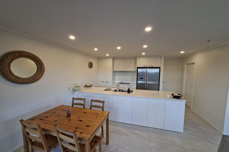 Photo of property in 8 Routeburn Lane, Karaka, Papakura, 2124