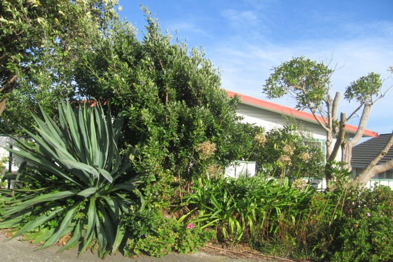 Photo of property in 21 Brora Crescent, Papakowhai, Porirua, 5024