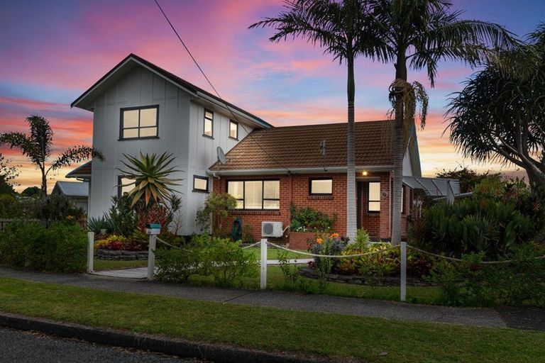 Photo of property in 16 Lovatt Crescent, Kensington, Whangarei, 0112