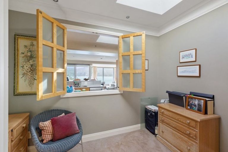 Photo of property in 10/318 Oriental Parade, Oriental Bay, Wellington, 6011