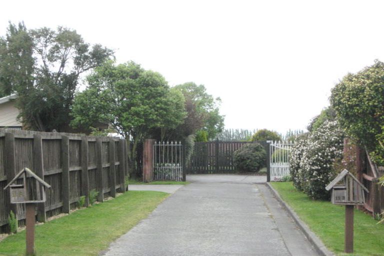 Photo of property in 11a Mulberry Place, Redwood, Christchurch, 8051