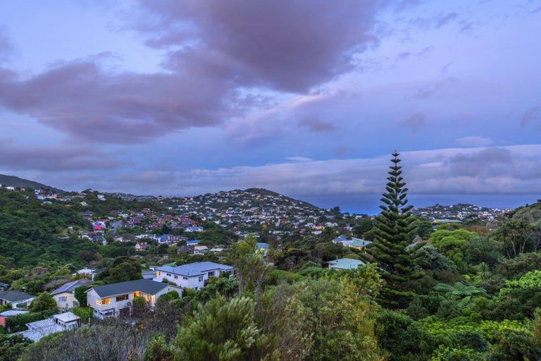 Photo of property in 53 Spencer Street, Crofton Downs, Wellington, 6035