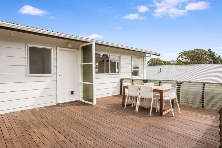 Photo of property in 40 Omapere Street, Whitby, Porirua, 5024