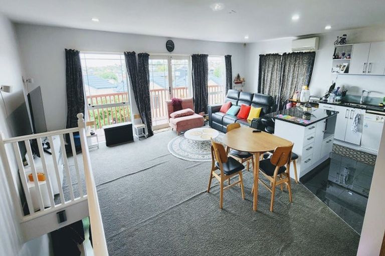 Photo of property in 147a Hobsonville Road, West Harbour, Auckland, 0618
