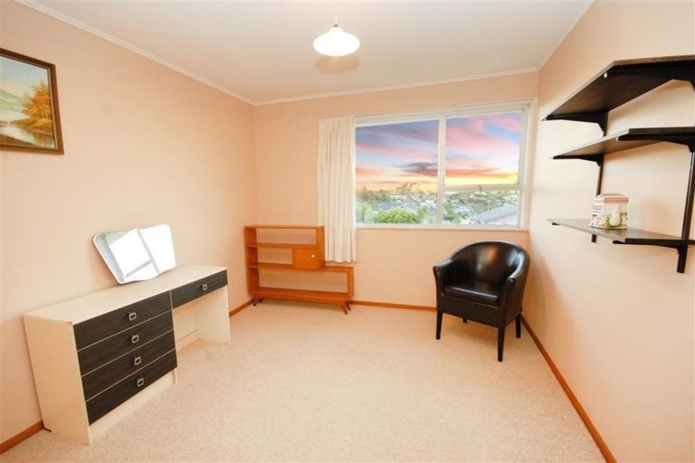Photo of property in 62 Juniper Road, Sunnynook, Auckland, 0620