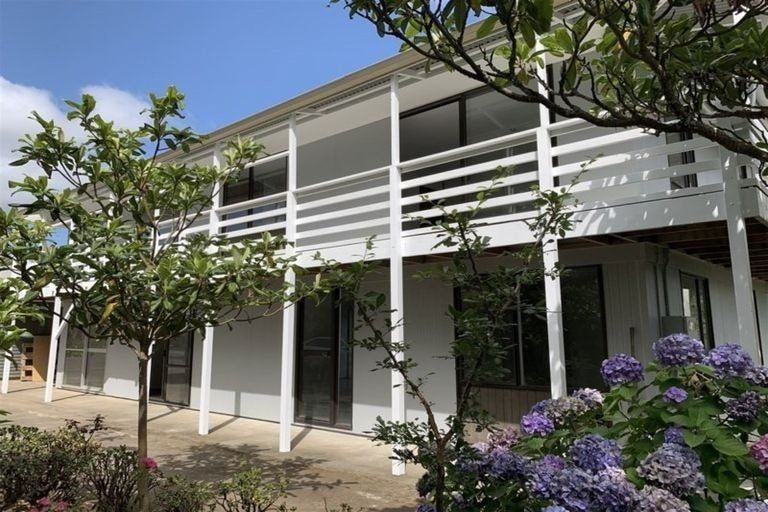 Photo of property in 300 State Highway 16, Kumeu, 0892