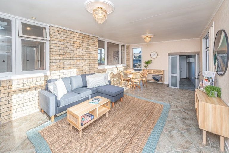 Photo of property in 17 Bristow Street, Saint Johns Hill, Whanganui, 4501
