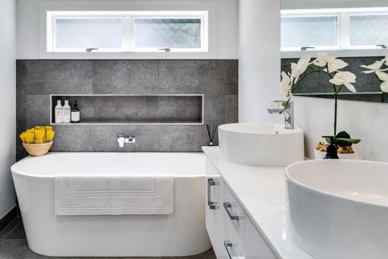 Photo of property in 107 Shakespeare Road, Bluff Hill, Napier, 4110