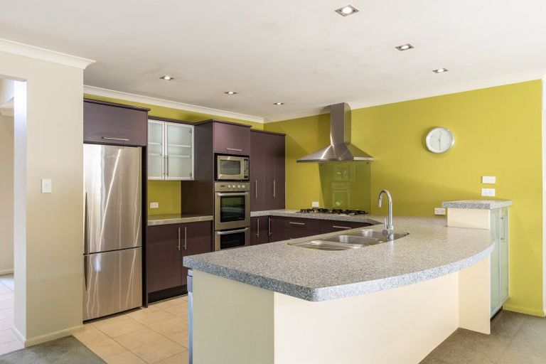 Photo of property in 3c Kinross Drive, Merrilands, New Plymouth, 4312