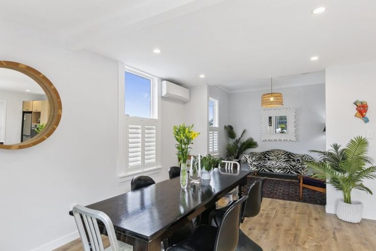 Photo of property in 40 Rua Street, Lyall Bay, Wellington, 6022