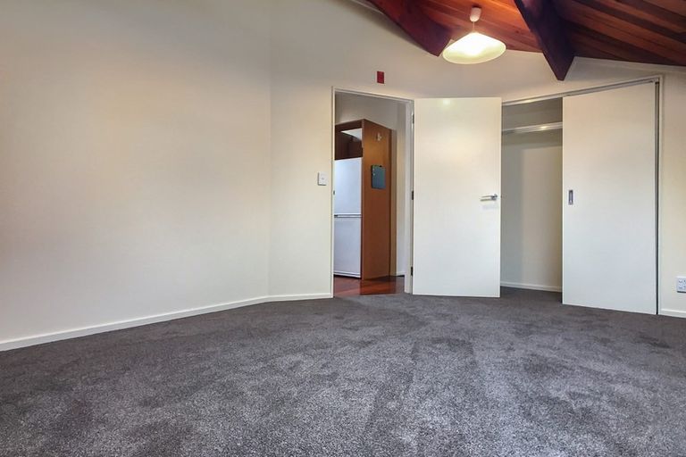 Photo of property in Metro Apartments, 17/220 Thorndon Quay, Pipitea, Wellington, 6011