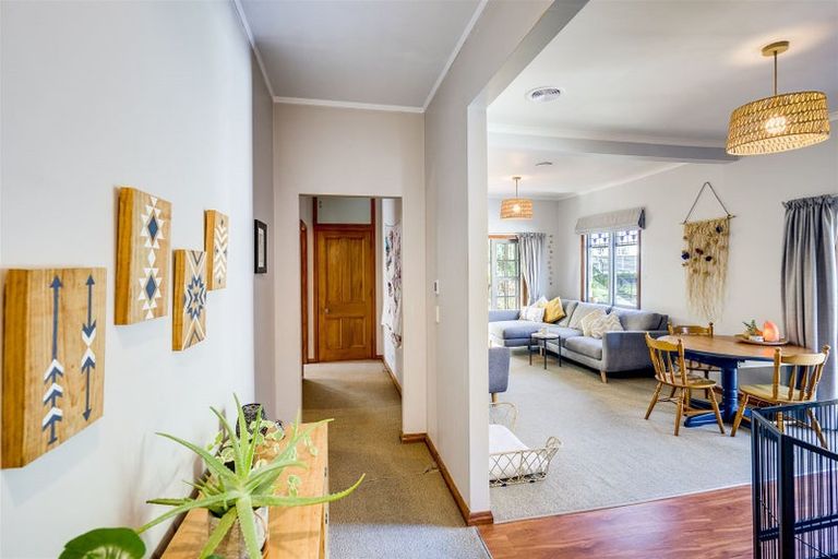 Photo of property in 6 Little Burke Street, Hospital Hill, Napier, 4110