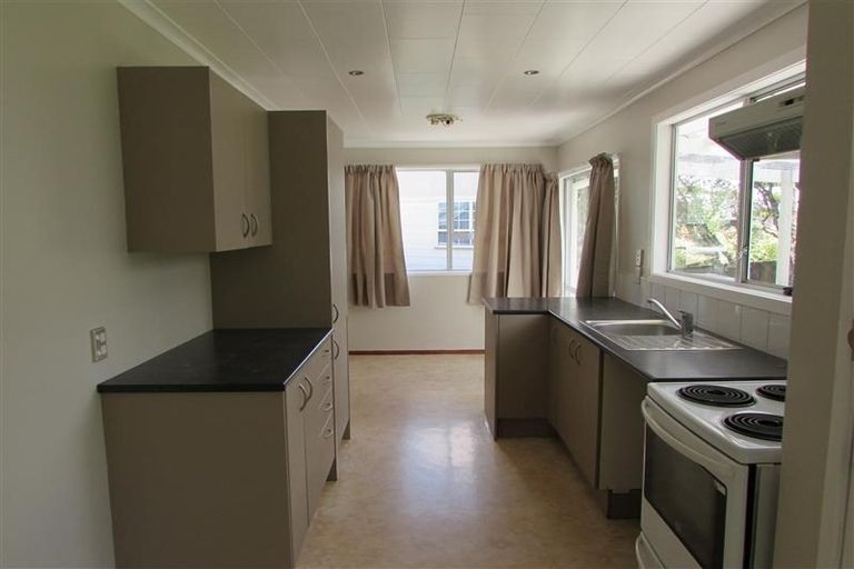Photo of property in 4 Ballial Place, West Harbour, Auckland, 0618
