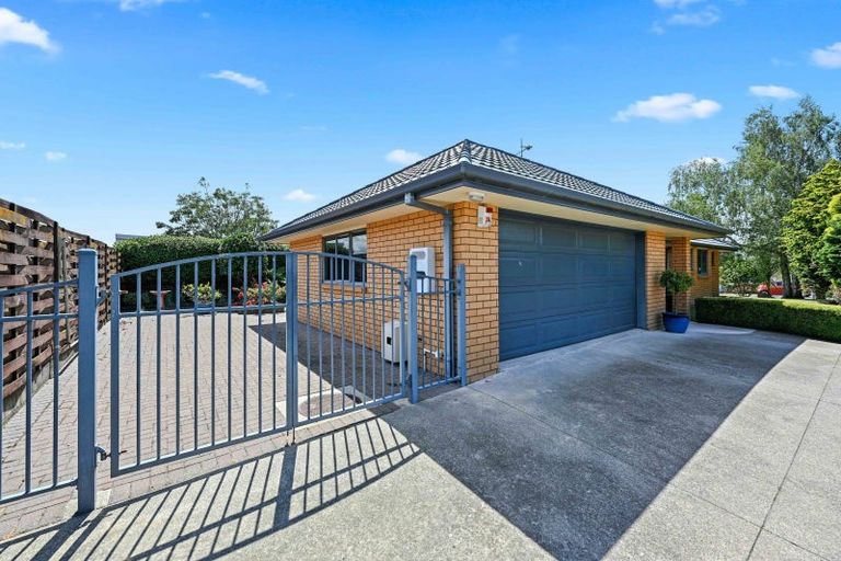 Photo of property in 2 Wilfred Street, St Andrews, Hamilton, 3200