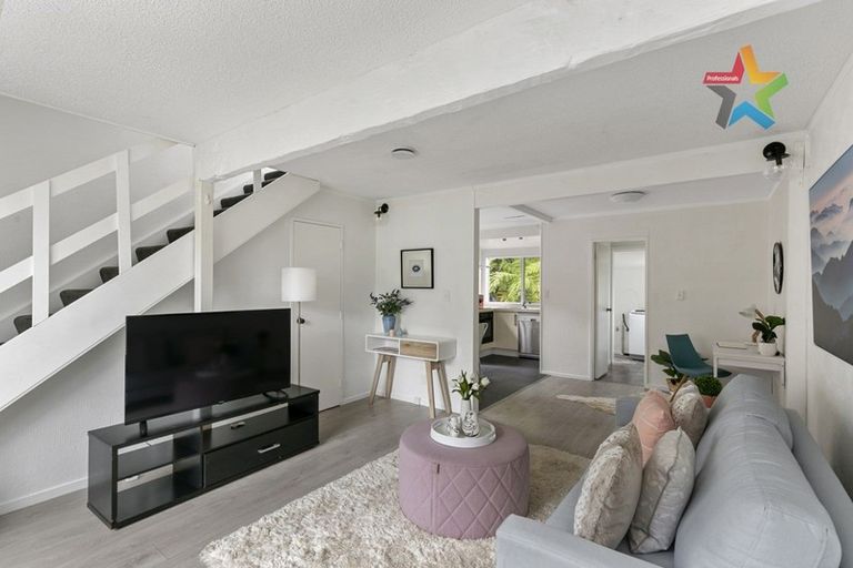 Photo of property in 2a Percy Dyett Drive, Karori, Wellington, 6012