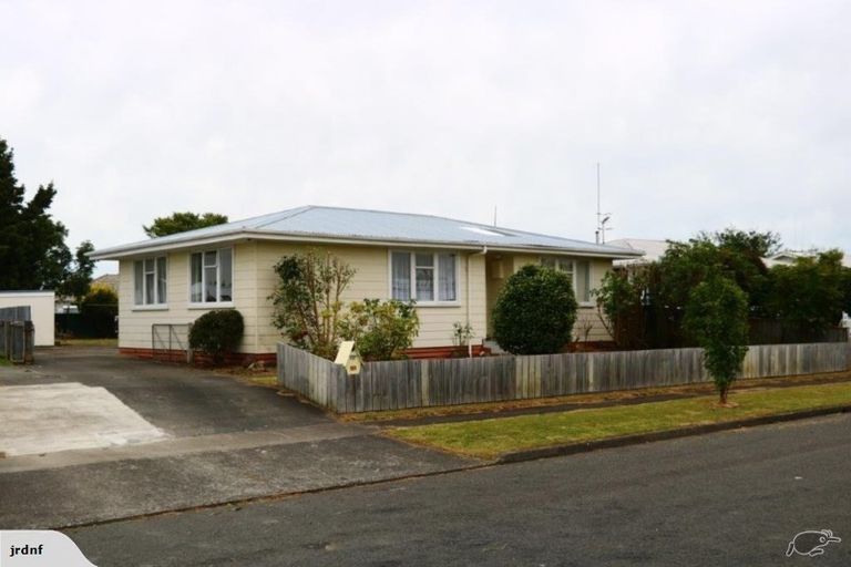 Photo of property in 3 Benbow Place, Awapuni, Palmerston North, 4412