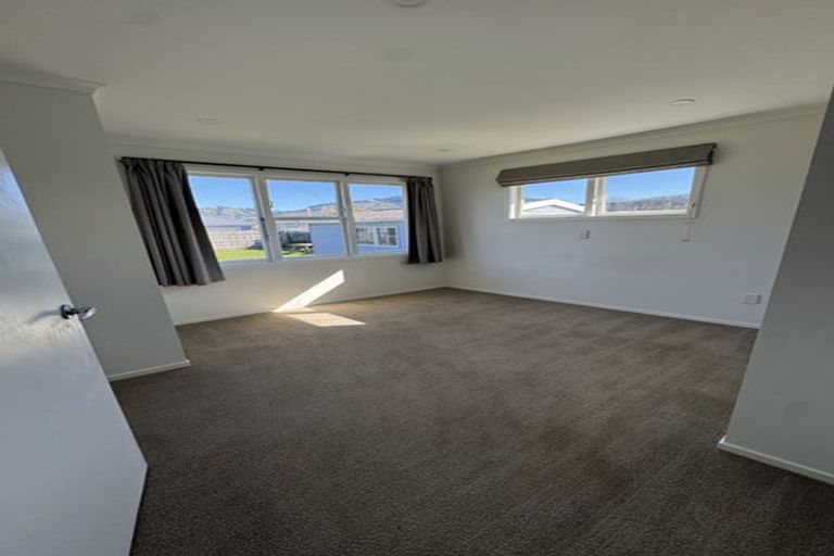 Photo of property in 35 Clyma Street, Elderslea, Upper Hutt, 5018