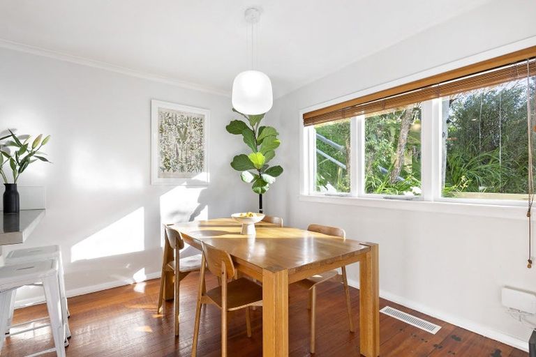 Photo of property in 40 Rona Street, Eastbourne, Lower Hutt, 5013
