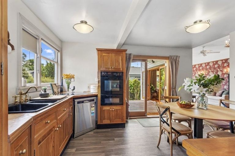 Photo of property in 128 Middlepark Road, Sockburn, Christchurch, 8042