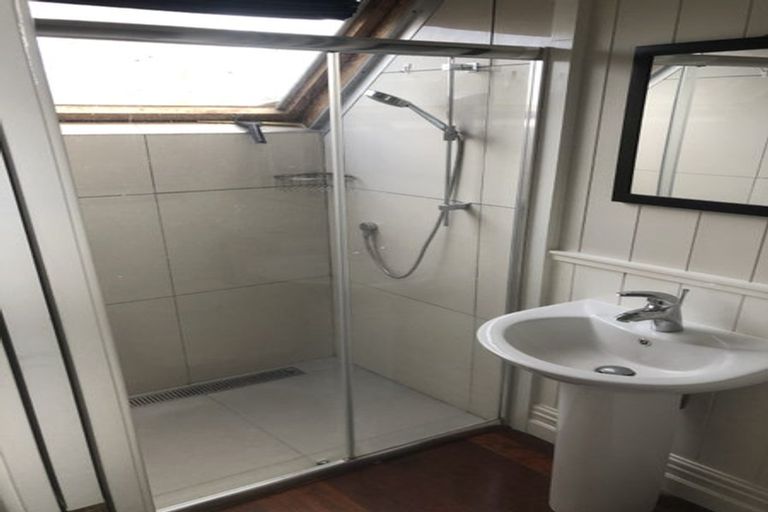 Photo of property in 31 Queen Street, Cambridge, 3434