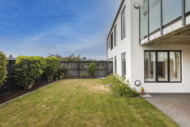 Photo of property in 59 Waterstock Way, Parklands, Christchurch, 8083