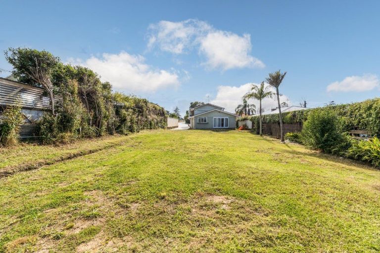 Photo of property in 2/75 Marine Parade, Mellons Bay, Auckland, 2014