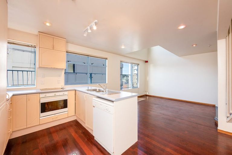 Photo of property in Regency Apartments, 7c/49 Manners Street, Te Aro, Wellington, 6011