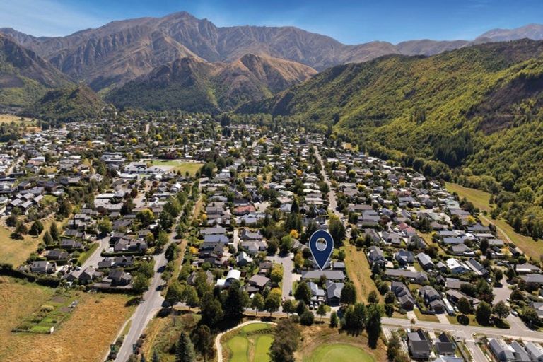 Photo of property in 4 Innes Place, Arrowtown, 9302
