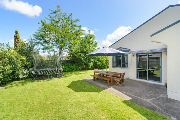 Photo of property in 100 Summerhill Drive, Fitzherbert, Palmerston North, 4410