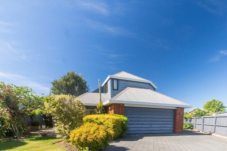 Photo of property in 12 Kamahi Place, Bishopdale, Christchurch, 8051